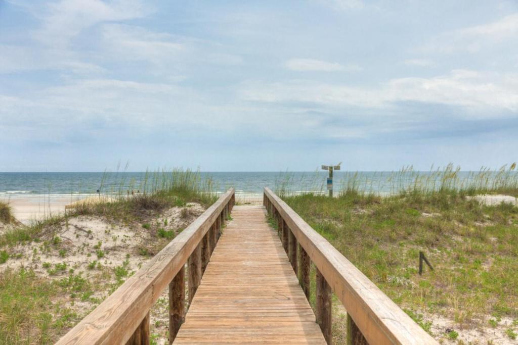 Sea La Vie Beach Oceanfront Patio Pet Friendly Jacksonville Beach Exterior photo